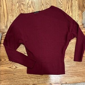 Banana Republic Off-the-Shoulder Ribbed Hem Sweater in Burgundy